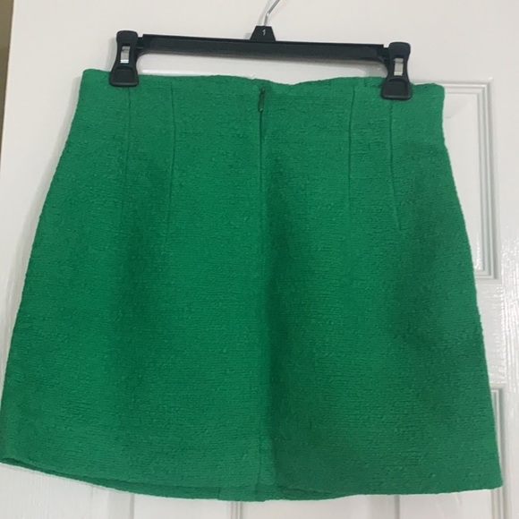 ZARA green mini skirt - Picture 2 of 3